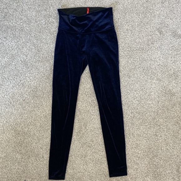 Spanx Velvet Leggings in Lapis (Dark Blue) Barely Worn Size L - Picture 5 of 6